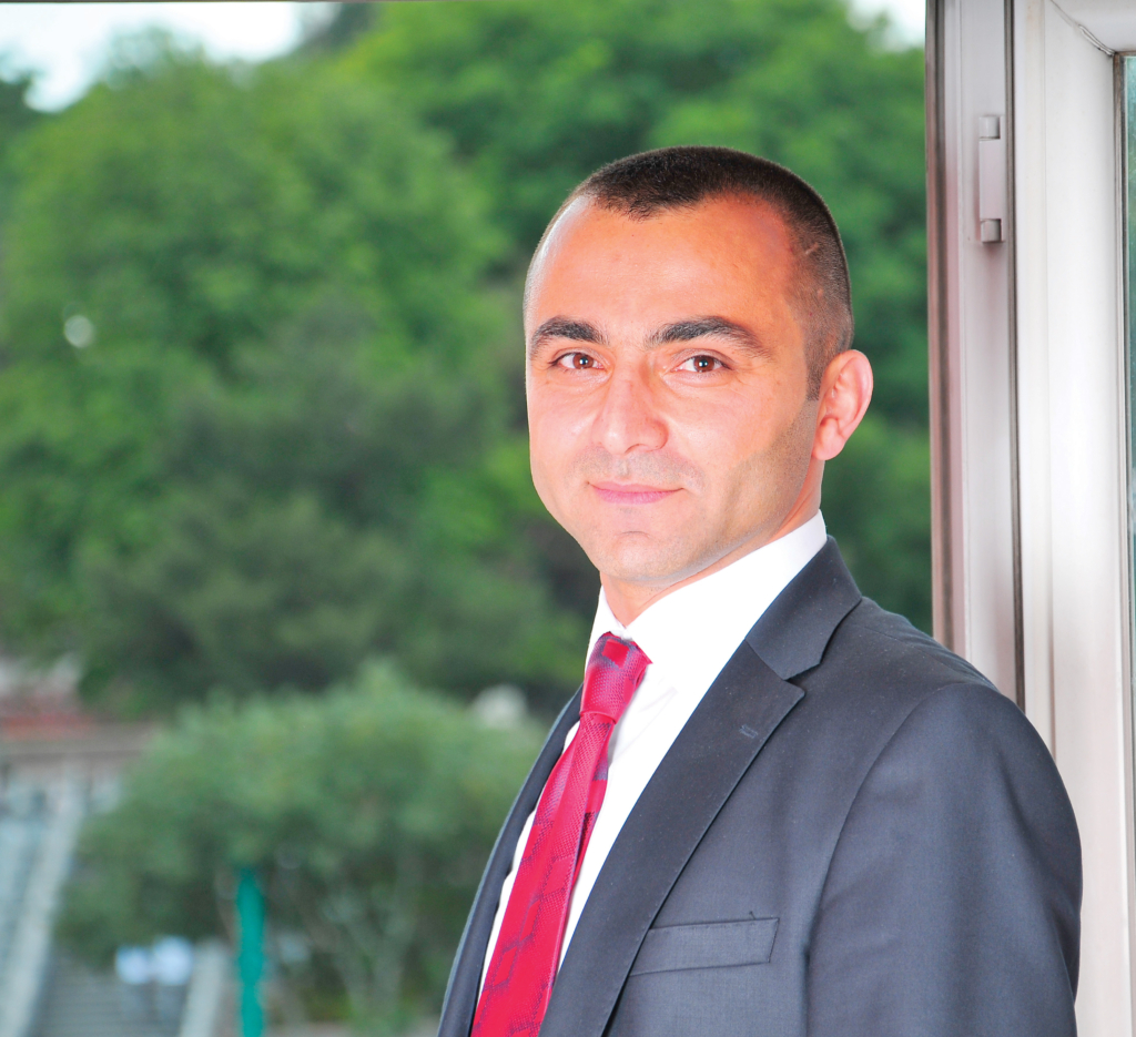 Yaşama Dair Her Şey Görgülü'de